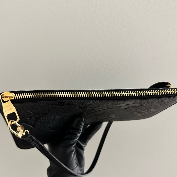 ✨SOLD✨ Louis Vuitton Empreinte Noir Pochette - Picture 7 of 11